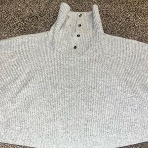 Loft poncho sweater XS - small grey/white button up